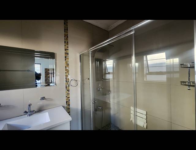 18 BEDROOM FREESTANDING FOR SALE IN SCOTTSVILLE